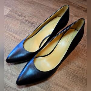 Naturalizer Black Leather Women's Pumps 2 1/2” heels Size 10M